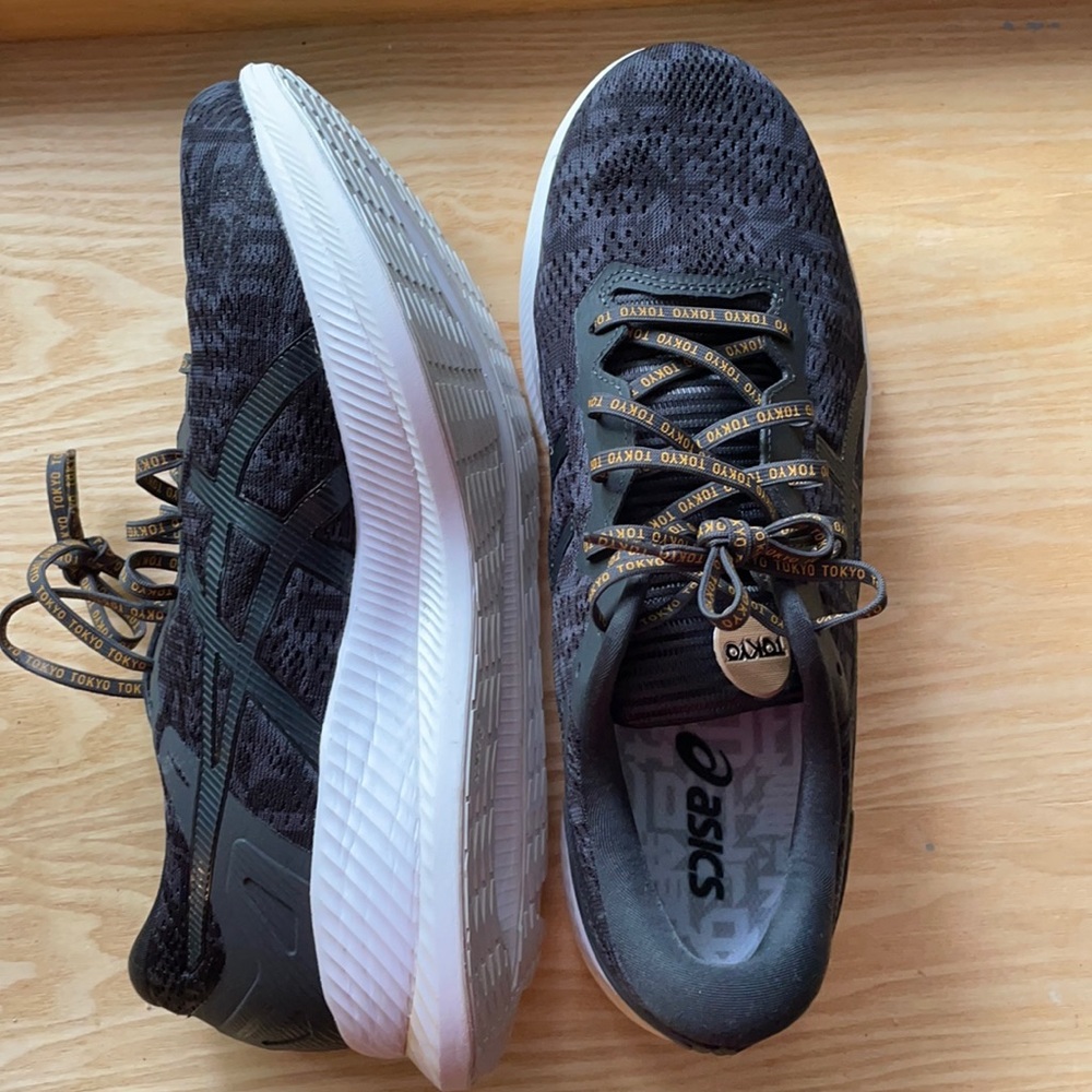 ASICS GlideRide women’s 10.5 worn once